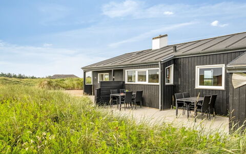 Edwin - 400M from the Sea: Möbel, Interior Design, Flooring, Holz, Fussboden, Decke, Holzboden, Stuhl, Tabelle, Beleuchtung