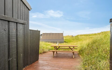 Edwin - 400M from the Sea: Möbel, Interior Design, Flooring, Holz, Fussboden, Decke, Holzboden, Stuhl, Tabelle, Beleuchtung