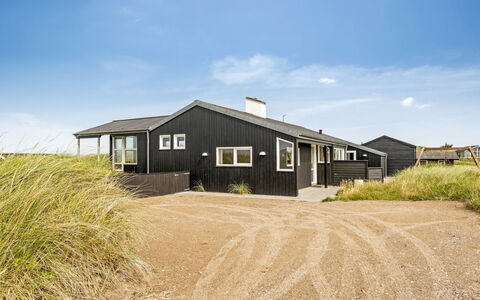 Edwin - 400M from the Sea: Möbel, Interior Design, Flooring, Holz, Fussboden, Decke, Holzboden, Stuhl, Tabelle, Beleuchtung