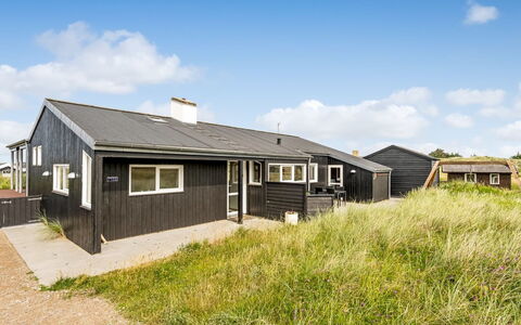 Edwin - 400M from the Sea: Möbel, Interior Design, Flooring, Holz, Fussboden, Decke, Holzboden, Stuhl, Tabelle, Beleuchtung