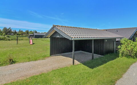 Gretha - 1.0Km from the Sea: Dach, Schatten, Garten, Schuppen, Gartenbauten, Auffahrt, Abstellgleis, Garage, Hinterhof, Bauernhaus