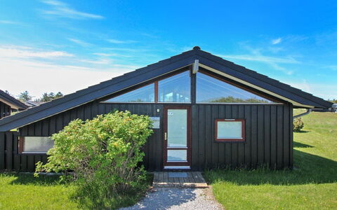 Gretha - 1.0Km from the Sea: Interior Design, Decke, Wohnung, Flooring, Möbel, Fussboden, Zimmer, Beleuchtung, Zuhause, Couch