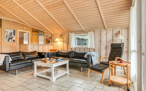 Leya - 1.2Km from the Sea: Möbel, Interior Design, Flooring, Holz, Fussboden, Decke, Holzboden, Stuhl, Tabelle, Beleuchtung