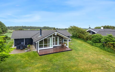 Leya - 1.2Km from the Sea: Möbel, Interior Design, Flooring, Holz, Fussboden, Decke, Holzboden, Stuhl, Tabelle, Beleuchtung
