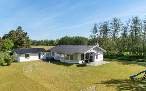 Ehm - 600M from the Sea: Die Architektur, Dach, Zuhause, Verbundwerkstoff, Daylighting, Abstellgleis, Auffahrt