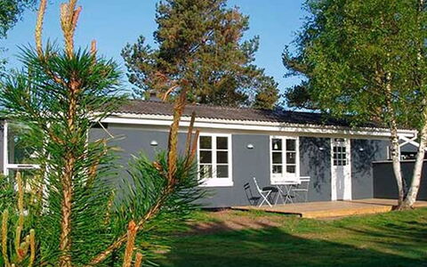 Siggi - 400M from the Sea: Wohngebiet, Dach, Vorort, Auffahrt, Estate, Kamin