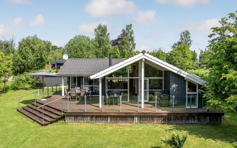 Anemone - 700M from the Sea: Möbel, Interior Design, Flooring, Holz, Fussboden, Decke, Holzboden, Stuhl, Tabelle, Beleuchtung