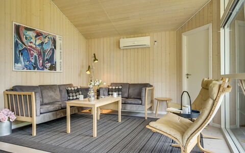Anemone - 700M from the Sea: Möbel, Interior Design, Flooring, Holz, Fussboden, Decke, Holzboden, Stuhl, Tabelle, Beleuchtung