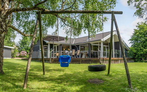 Anemone - 700M from the Sea: Möbel, Interior Design, Flooring, Holz, Fussboden, Decke, Holzboden, Stuhl, Tabelle, Beleuchtung