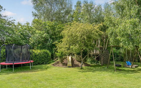 Anemone - 700M from the Sea: Möbel, Interior Design, Flooring, Holz, Fussboden, Decke, Holzboden, Stuhl, Tabelle, Beleuchtung