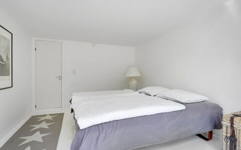 Kaino - 700M from the Sea: Flooring, Fussboden, Bett, Schlafzimmer, Holz, Interior Design, Möbel, Decke, Bettdecke, Zimmer