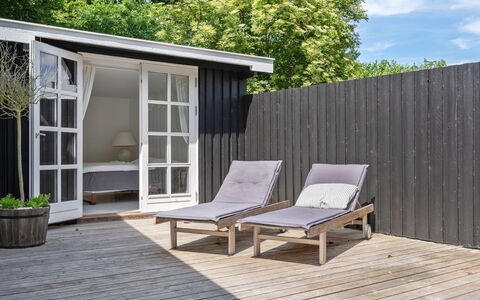 Kaino - 700M from the Sea: Möbel, Interior Design, Flooring, Holz, Fussboden, Decke, Holzboden, Stuhl, Tabelle, Beleuchtung