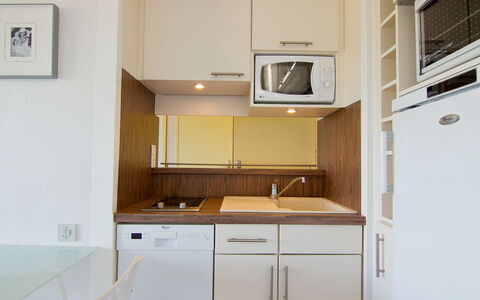 La Croix-Valmer 600: Eigentum, Zimmer, Cabinetry, Möbel, Küche, Countertop, Interior Design, Gebäude, Haus, Grundeigentum