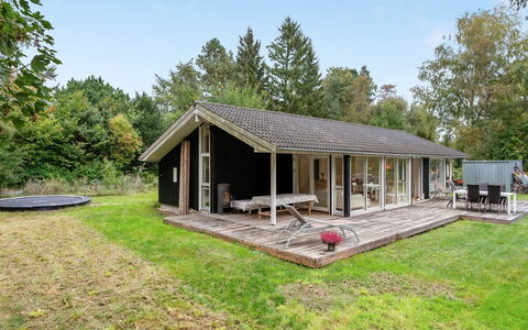 Heino - 3.5Km from the Sea: Möbel, Interior Design, Flooring, Holz, Fussboden, Decke, Holzboden, Stuhl, Tabelle, Beleuchtung