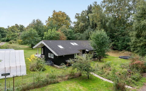 Heino - 3.5Km from the Sea: Möbel, Interior Design, Flooring, Holz, Fussboden, Decke, Holzboden, Stuhl, Tabelle, Beleuchtung