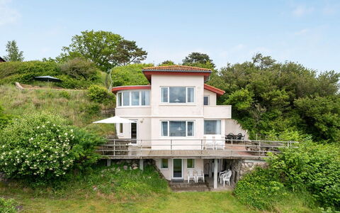 Grumme - 30M to the Fjord: Hütte, Zuhause, Haus, Dach, Veranda, Estate, Abstellgleis, Gartenbauten, Bauernhaus, Garten
