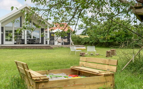 Bernadete - 50M to the Fjord: Holz, Garten, Freizeit, Hinterhof, Rasen, Kind, Gartenmöbel, Planke, Holz, Park