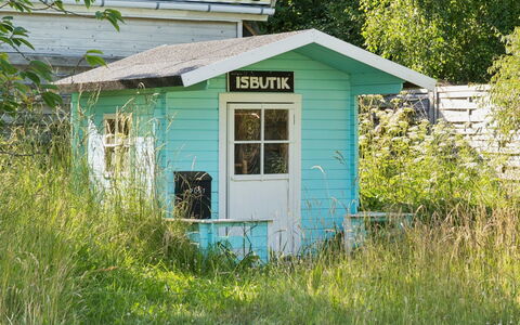 Bernadete - 50M to the Fjord: Wohnung, Schatten, Balkon, Stuhl, Zaun, Gartenmöbel, Aluminium, Kunstrasen