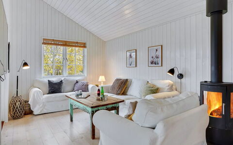 Mojsej: Holz, Flooring, Interior Design, Möbel, Decke, Wohnzimmer, Fussboden, Zuhause, Couch, Zimmer