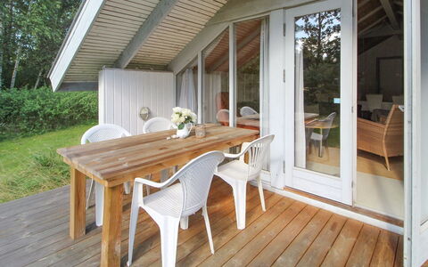 Erly - 500M from the Sea: Wohngebiet, Dach, Vorort, Auffahrt, Estate, Kamin
