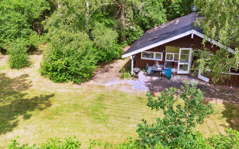 Kerrin - 300M from the Sea: Möbel, Interior Design, Flooring, Holz, Fussboden, Decke, Holzboden, Stuhl, Tabelle, Beleuchtung