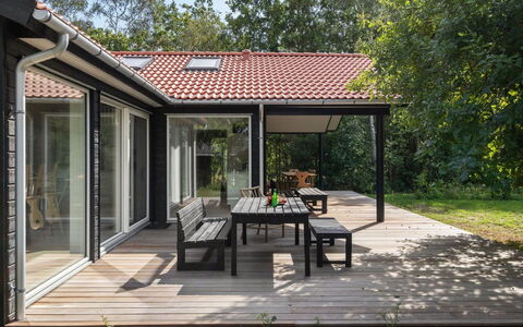 Efka - 175M from the Sea: Wohnung, Schatten, Balkon, Stuhl, Zaun, Gartenmöbel, Aluminium, Kunstrasen