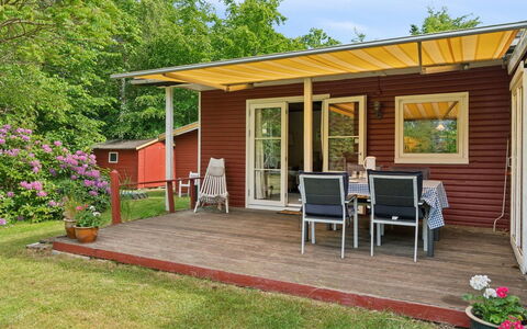 Rahilka - 700M from the Sea: Möbel, Interior Design, Flooring, Holz, Fussboden, Decke, Holzboden, Stuhl, Tabelle, Beleuchtung