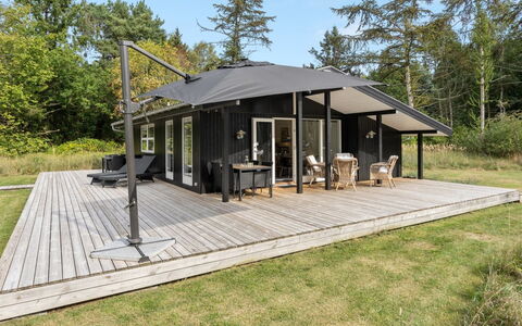 Liselotte - 275M from the Sea: Möbel, Interior Design, Flooring, Holz, Fussboden, Decke, Holzboden, Stuhl, Tabelle, Beleuchtung
