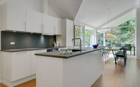 Rikkie - 150M to the Fjord: Interior Design, Küche, Flooring, Countertop, Holz, Möbel, Fussboden, Decke, Holzboden, Cabinetry