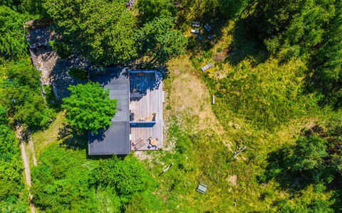 Claudine - 300M from the Sea: Dach, Haus, Zuhause, Hütte, Abstellgleis, Estate, Auffahrt, Gartenbauten, Garten, Schuppen