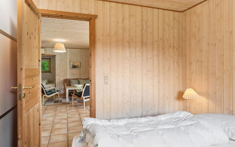 Linda - 600M from the Sea: Holz, Möbel, Interior Design, Flooring, Decke, Fussboden, Zimmer, Schlafzimmer, Bett, Hartholz