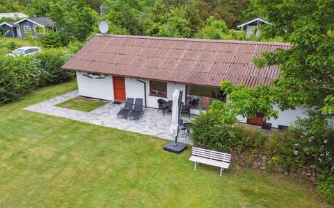 Merita - 1.1Km from the Sea: Wohnung, Schatten, Balkon, Stuhl, Zaun, Gartenmöbel, Aluminium, Kunstrasen