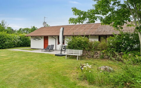 Merita - 1.1Km from the Sea: Wohnung, Schatten, Balkon, Stuhl, Zaun, Gartenmöbel, Aluminium, Kunstrasen