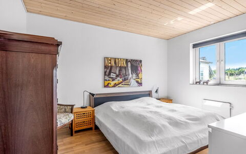 Ettie - 6Km from the Sea: Bett, Interior Design, Schlafzimmer, Möbel, Wand, Fussboden, Flooring, Holz, Decke, Bedding
