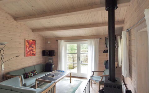 Lilian - 600M from the Sea: Wohngebiet, Dach, Vorort, Auffahrt, Estate, Kamin