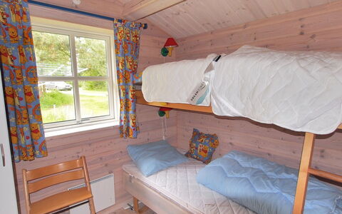 Lilian - 600M from the Sea: Wohngebiet, Dach, Vorort, Auffahrt, Estate, Kamin