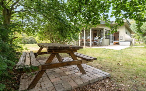 Sini - 300M from the Sea: Dach, Haus, Zuhause, Hütte, Tür, Abstellgleis, Deck, Veranda, Planke, Hartholz