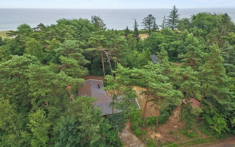 Myrra - 10M from the Sea: Dach, Haus, Zuhause, Hütte, Abstellgleis, Estate, Auffahrt, Gartenbauten, Garten, Schuppen