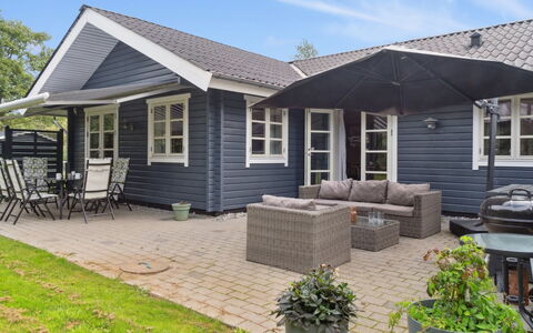 Aldis - 300M from the Sea: Zuhause, Hütte, Veranda, Abstellgleis, Bauernhaus, Outdoor Struktur