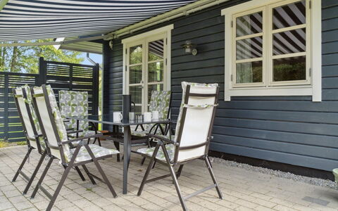 Aldis - 300M from the Sea: Zuhause, Hütte, Veranda, Abstellgleis, Bauernhaus, Outdoor Struktur