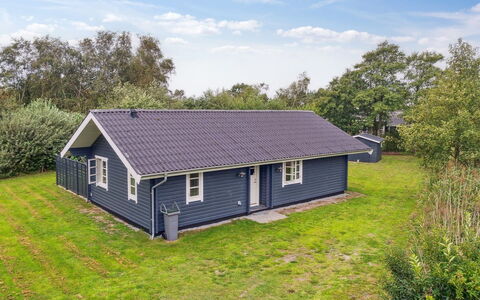 Aldis - 300M from the Sea: Zuhause, Hütte, Veranda, Abstellgleis, Bauernhaus, Outdoor Struktur