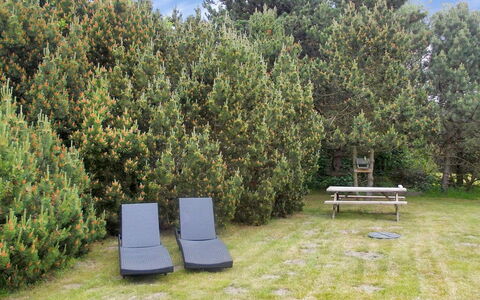 Crispina - 350M from the Sea: Dach, Haus, Grundstueck, Zuhause, Hütte, Estate, Gartenbauten, Schatten, Blockhaus, Landscaping