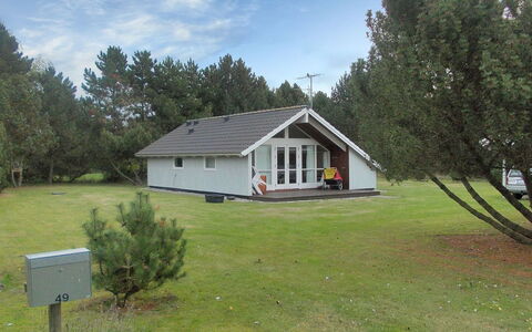Crispina - 350M from the Sea: Dach, Haus, Grundstueck, Zuhause, Hütte, Estate, Gartenbauten, Schatten, Blockhaus, Landscaping