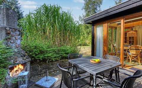 Kaarina - 550M from the Sea: Möbel, Stuhl, Tabelle, Gartenmöbel, Garten, Hütte, Deck, Gartenbauten, Veranda, Eco Hotel
