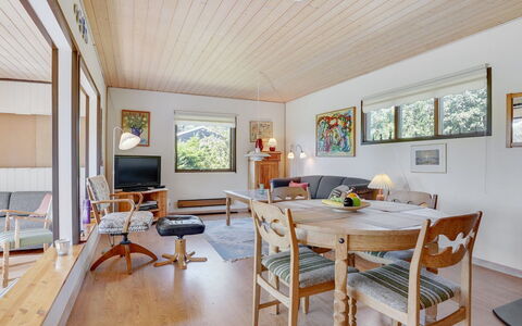 Maelle - 600M from the Sea: Interior Design, Möbel, Flooring, Fussboden, Holz, Decke, Couch, Wohnzimmer, Zimmer, Holzboden
