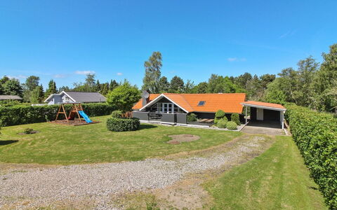 Gretta - 400M from the Sea: Dach, Haus, Zuhause, Hütte, Abstellgleis, Estate, Auffahrt, Gartenbauten, Garten, Schuppen