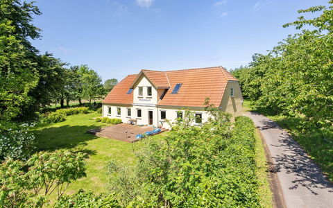Rouwen - 1Km from the Sea: Dach, Haus, Zuhause, Hütte, Tür, Abstellgleis, Deck, Veranda, Planke, Hartholz