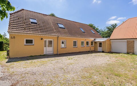 Rouwen - 1Km from the Sea: Dach, Haus, Zuhause, Hütte, Tür, Abstellgleis, Deck, Veranda, Planke, Hartholz