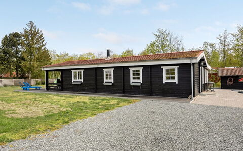 Hardina - 300M from the Sea: Blau, Strauch, Hütte, Ground, Garten, Estate, Schatten, Landscaping, Bauernhaus, Eco Hotel