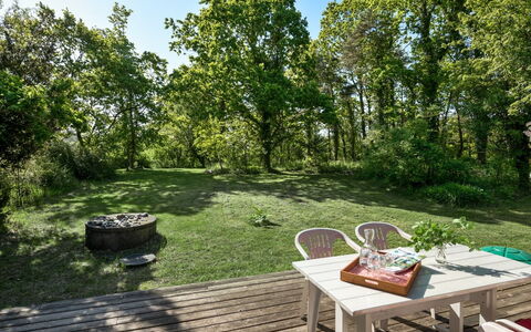Norwin - 250M from the Sea: Blau, Strauch, Hütte, Ground, Garten, Estate, Schatten, Landscaping, Bauernhaus, Eco Hotel
